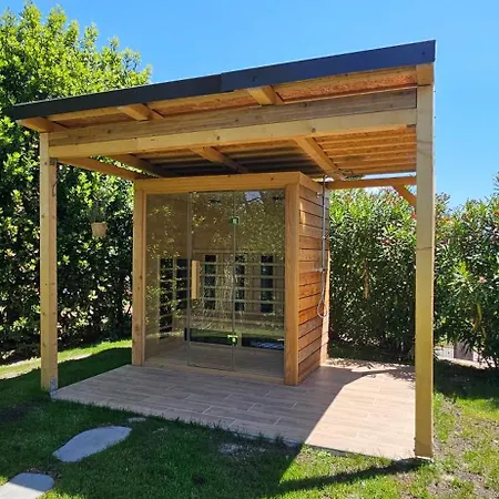 펜션 The Cosyvine House - A Peaceful Private Retreat With Jacuzzi, Sauna, And Breathtaking Brda Views