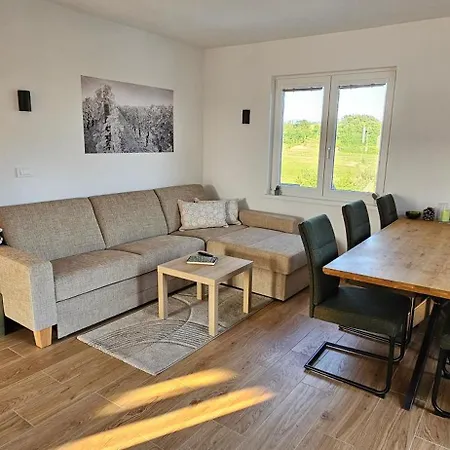 펜션 The Cosyvine House - A Peaceful Private Retreat With Jacuzzi, Sauna, And Breathtaking Brda Views *