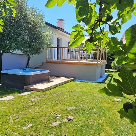The Cosyvine House - A Peaceful Private Retreat With Jacuzzi, Sauna, And Breathtaking Brda Views