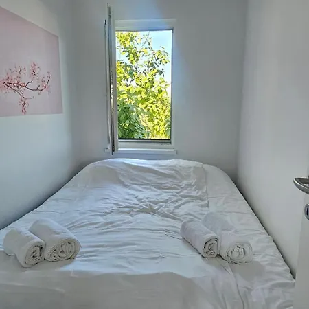 펜션 The Cosyvine House - A Peaceful Private Retreat With Jacuzzi, Sauna, And Breathtaking Brda Views Kozana